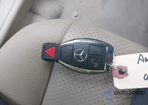 2014 Mercedes-Benz C 300 Sport 4Matic из США, поврежденный, VIN WDDGF8AB9ER314427